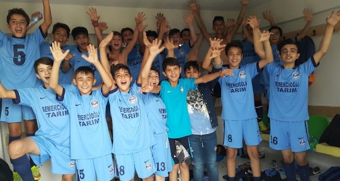 U-14 Gençler Ligi’nde 7 Mart Kadirli Demirspor şampiyon