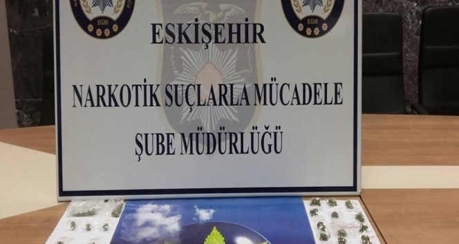 Yabancı uyruklu uyuşturucu satıcıları yakalandı