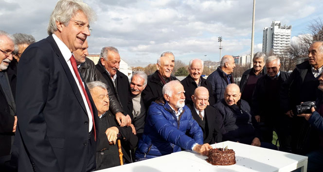Türk futbolunun eski hakemleri Başkentte bir araya geldi