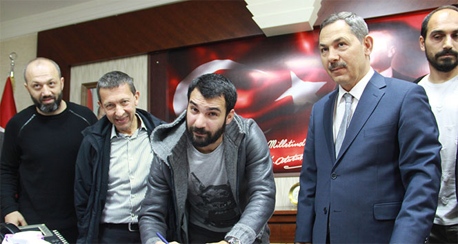 Engin Baytar, amatör lig takımına imzayı attı