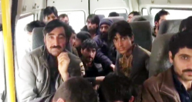 Sakarya&#039;da 22 Afgan uyruklu şüpheli gözaltına alındı