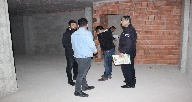 Karaman’da girdikleri inşaatta uyuşturucu alan iki kişiden birinin durumu ağır