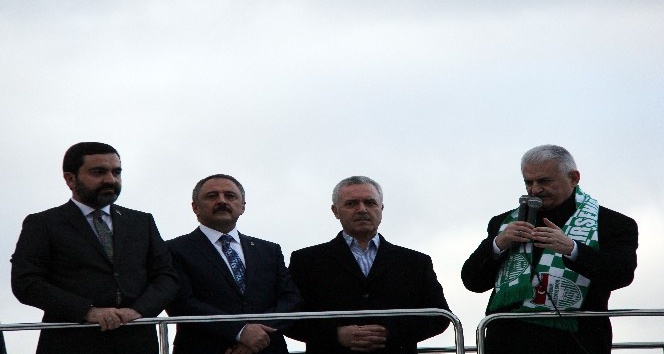 Başbakan Binali Yıldırım Kırşehirliler tarafından coşkuyla karşılandı