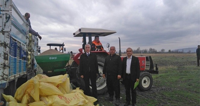 Meralara gübre atımı yapıldı