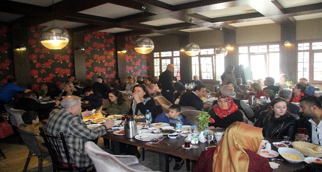 ADD üyeleri kahvaltıda bir araya geldi