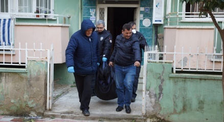 Yaşlı kadın çöp evde ölü bulundu