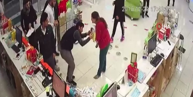 Vicdansız hırsız kamerada: Çocuk boğulurken böyle hırsızlık yaptı