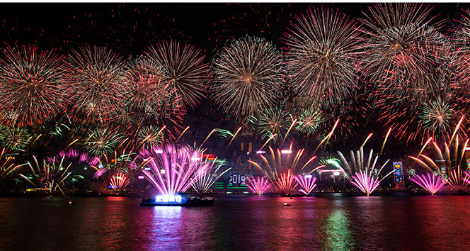 Hong Kong’da yeni yıl coşkuyla kutlandı