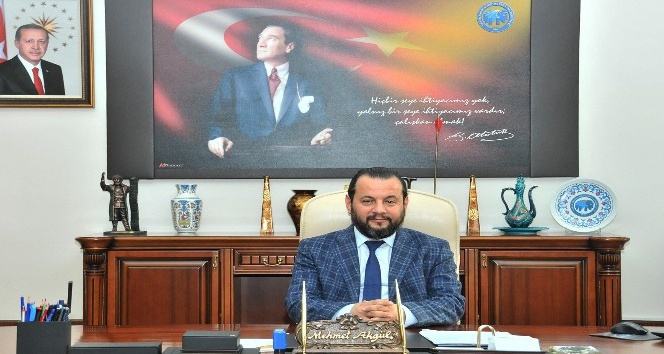 Rektör Akgül: “Gazeteciler, kuşkusuz takdire şayan bir mesleği icra etmektedirler”