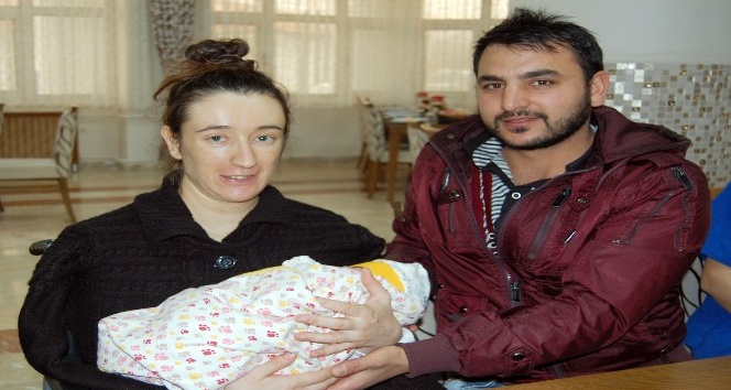 Ölümü göze alıp hamile kaldı, doğumla birlikte kalp ameliyatı oldu