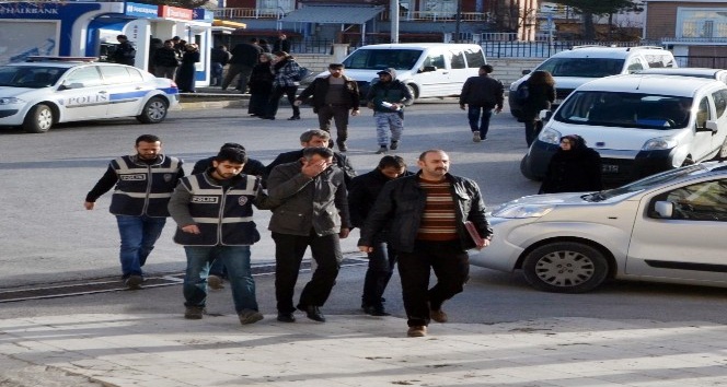 Karaman’da büyükbaş hayvan hırsızlığı yaptıkları ileri sürülen 3 yakalandı