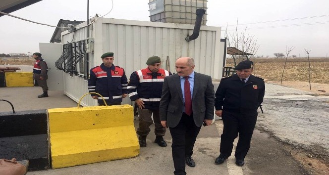 Vali Meral, jandarma uygulama noktasını inceledi