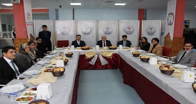 Vali Necati Şentürk İlçe Kaymakamları ile Hirfanlı’da buluştu