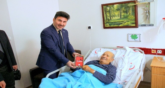 Karacoşkun’dan Şair Şahmaranoğlu’na geçmiş olsun ziyareti