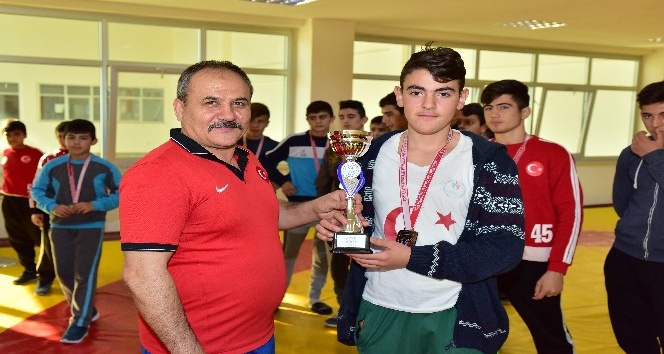 Osmaniye’de güreş şampiyonası