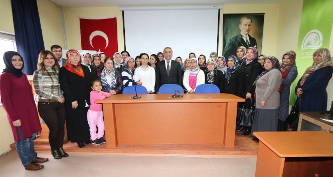 Ev tipi sofralık zeytin işlemeyi öğrendiler