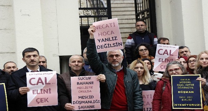 Cağaloğlu Anadolu Lisesinde veliler müdüre sahip çıktı