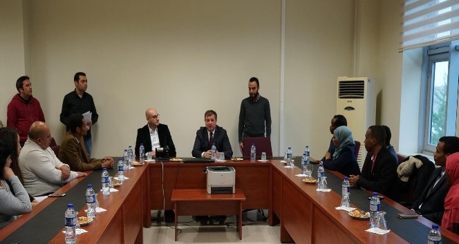 Azerbaycanlı ve Sudanlı öğrenciler sertifikalarını aldı
