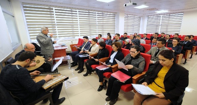 Üniversitede Türk Müziği Korosu çalışmalarını sürdürüyor