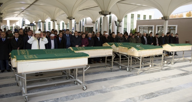 Şırnak&#039;taki kazada ölen 9 Iraklı Ankara&#039;da toprağa verildi
