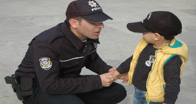 2 yaşındaki Baki’nin hayali polis olmak