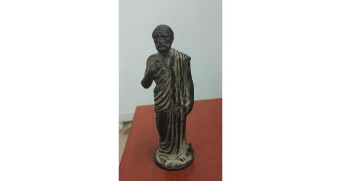 Karaman’da Roma dönemine ait heykel ele geçirildi