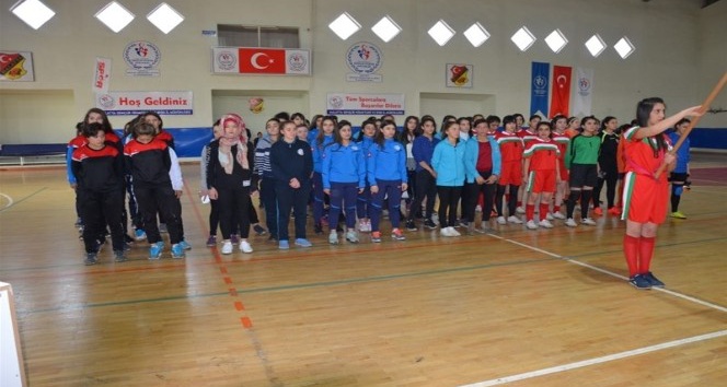 Gençler Futsal Yarı Final Müsabakaları başladı