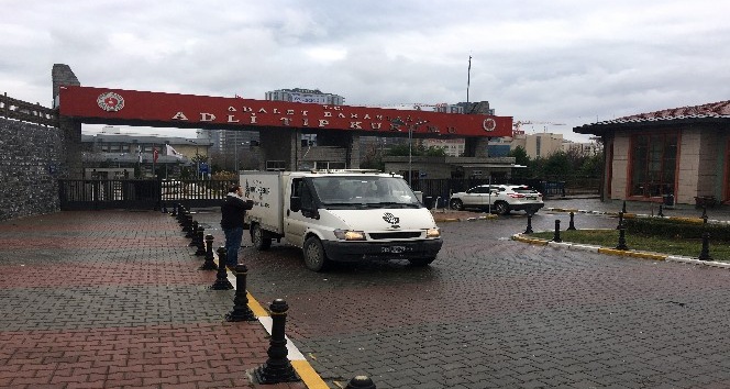 Beşiktaş’ta balkondan düşen genç kızın cenazesi Adli Tıp Kurumundan alındı