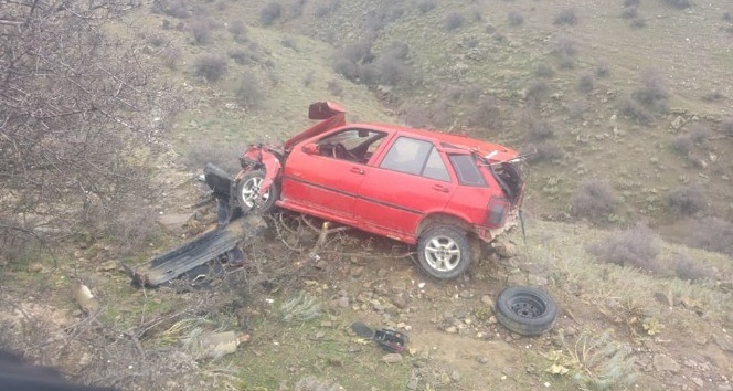 Alaşehir’de otomobil şarampole yuvarlandı: 1 yaralı