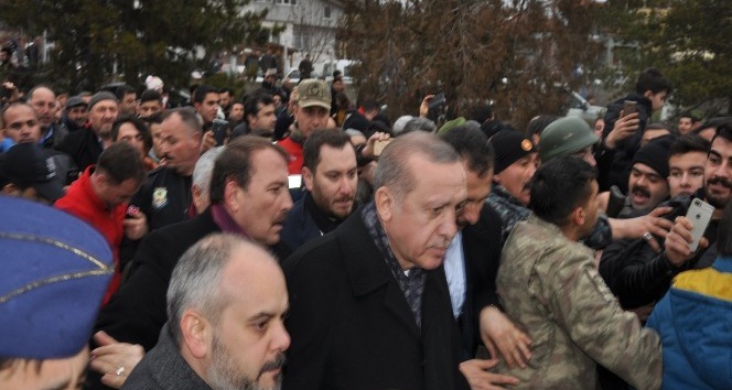 Cumhurbaşkanı Erdoğan’ın ilçelerine geldiğini duyan stadyuma koştu