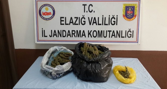 Jandarma ekipleri, 7 kilo uyuşturucu ele geçirdi