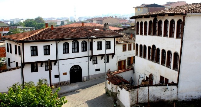 Osmaneli’nde tarihi konaklar turizme açılıyor