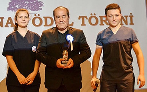 ESOGÜ Öğretim Üyesi Prof. Dr. Ayhancı’ya ’Yılın En İyi Bilim Çalışması Ödülü’ verildi