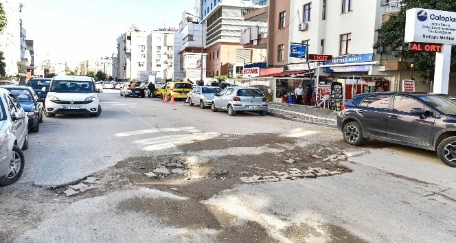 13 km asfalt yolu tahrip edilen belediye, kurumları uyardı