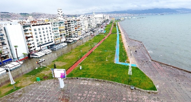 İzmir’de göle dönen Kordon havadan görüntülendi