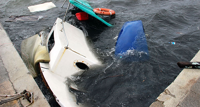Bodrum&#039;u fırtına vurdu! Balıkçı teknesi battı, ağaçlar devrildi...