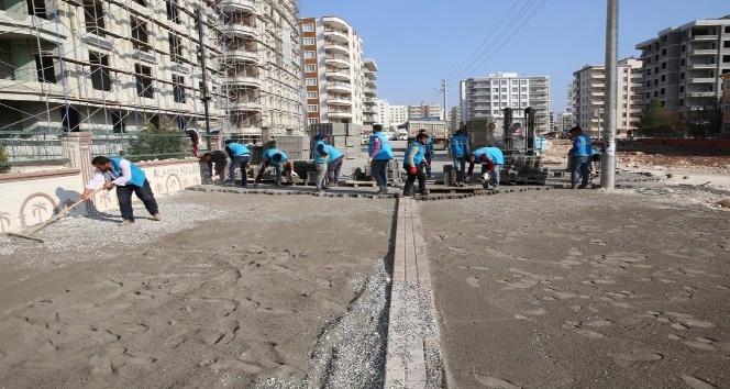 Karşıyaka mahallesinde beton parke çalışması devam ediyor