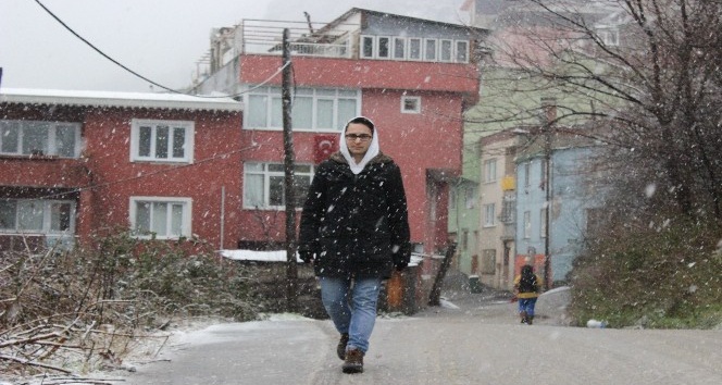 Bursa’ya beklenen kar geldi