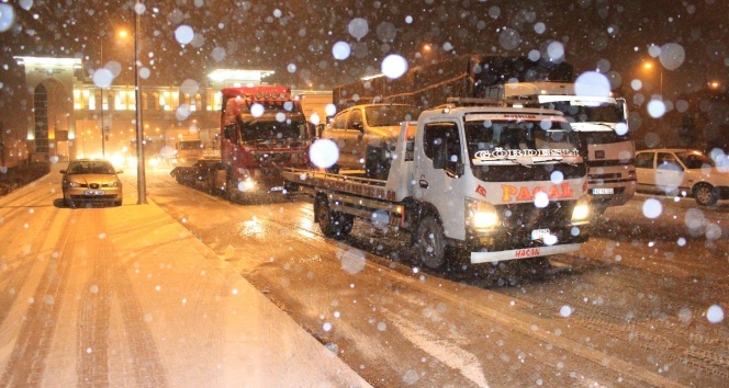 Konya’da ulaşıma kar engeli