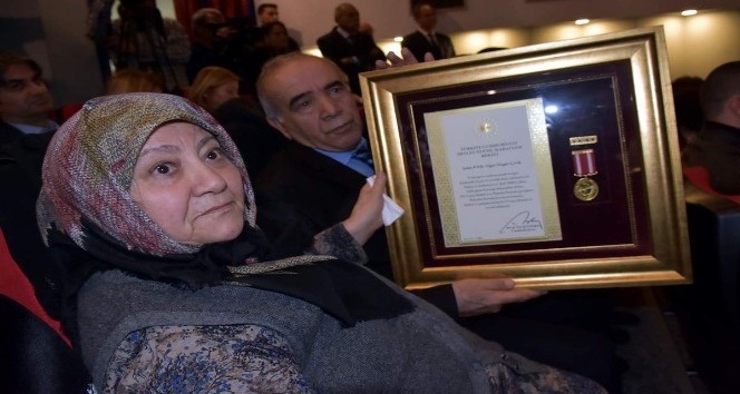 Şehit Yüzbaşı Çevik’in ailesine Devlet Övünç Madalyası