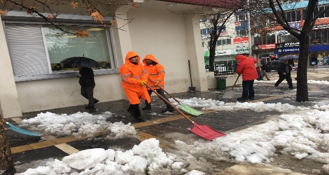 Tunceli’de kar nedeniyle 241 köye ulaşım sağlanamıyor