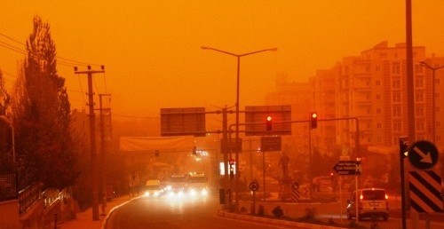 Mardin Sağlık Müdürlüğünden toz bulutu uyarısı İhlas Haber Ajansı