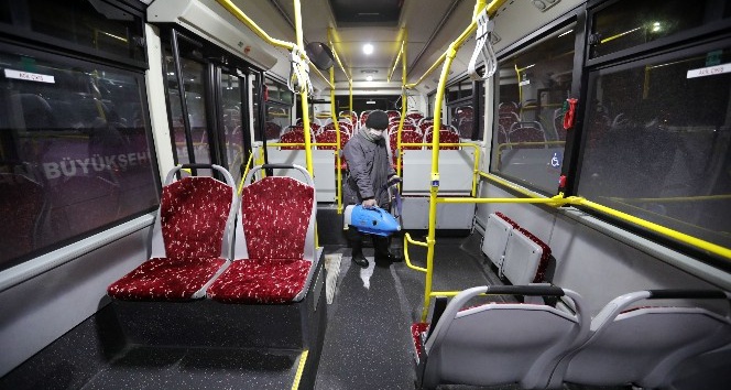 Van’da belediye otobüsleri dezenfekte ediliyor