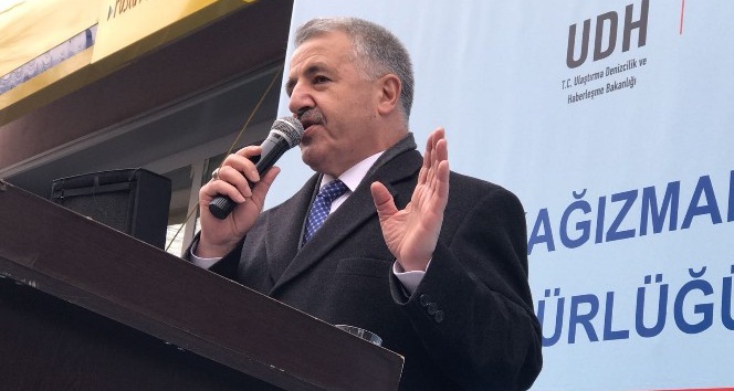 Bakan Arslan, Kağızman PTT Şubesinin açılışını yaptı