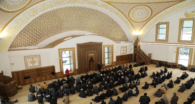 Müşerref-İsmail Yapıcı Cami İlk Cuma Namazıyla İbadete Açıldı