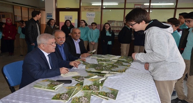 Yazar Çapkıner’den Gazi Ortaokulu’nda imza günü