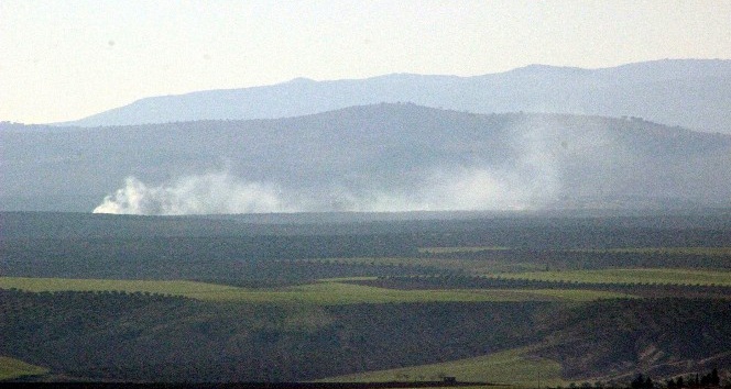 Topçu birlikleri, Afrın’deki PYD mevzilerini vurdu