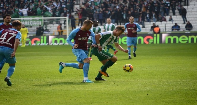 Süper Lig: Atiker Konyaspor: 0 - Trabzonspor: 0 (İlk yarı)