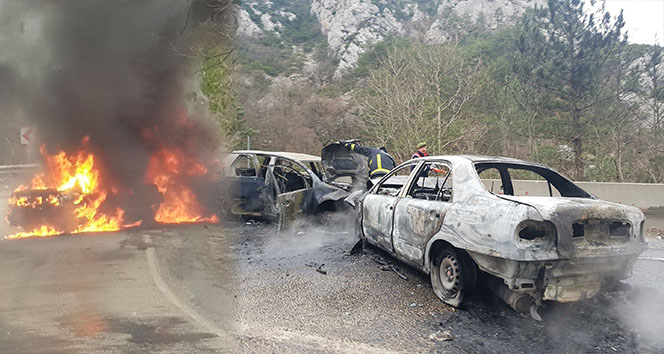 Bursa&#039;da iki otomobil alev alev yandı, faciadan dönüldü: 8 yaralı