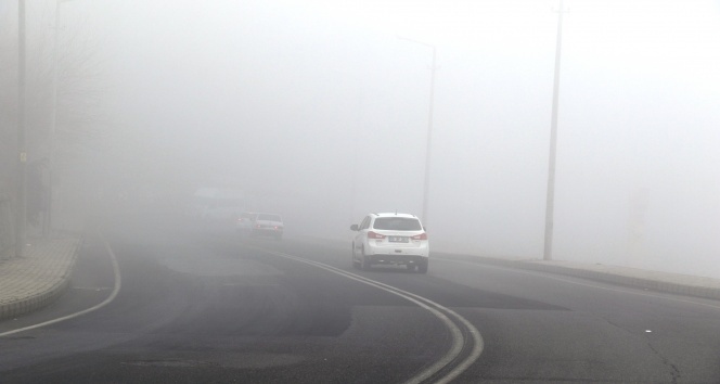 Diyarbakır’da uçuşlara sis engeli